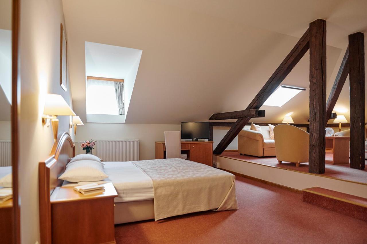 Hotel Lovran Kültér fotó