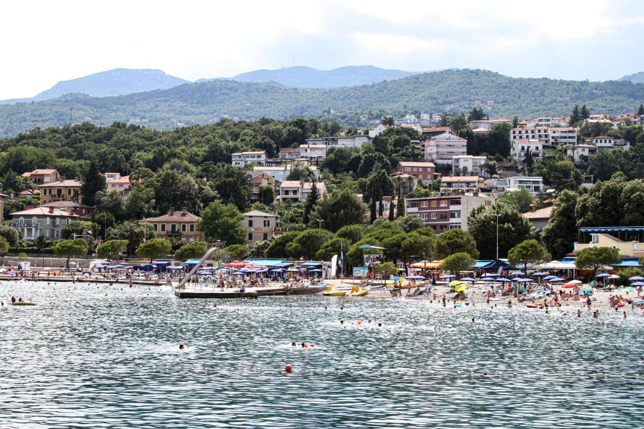 Hotel Lovran Kültér fotó